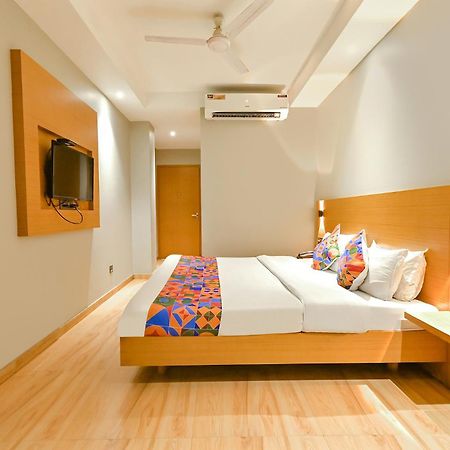 Fabhotel Penthouse - A K Dev Road Guwahati Exterior foto