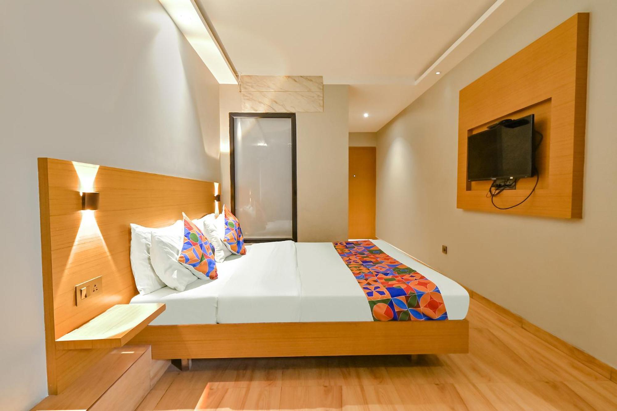 Fabhotel Penthouse - A K Dev Road Guwahati Exterior foto