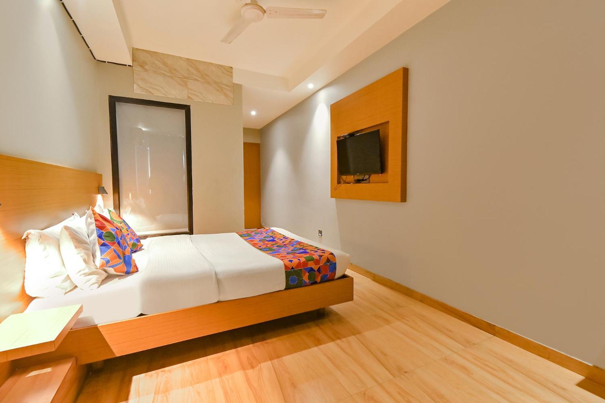 Fabhotel Penthouse - A K Dev Road Guwahati Exterior foto