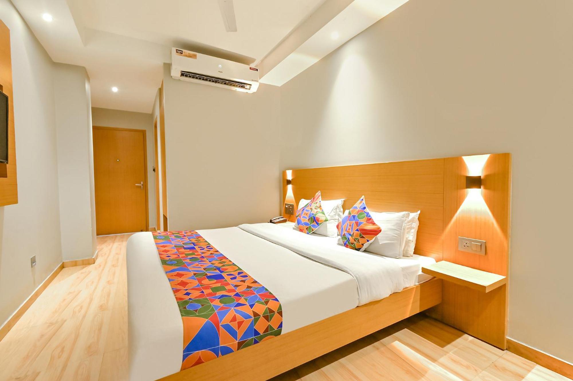 Fabhotel Penthouse - A K Dev Road Guwahati Exterior foto